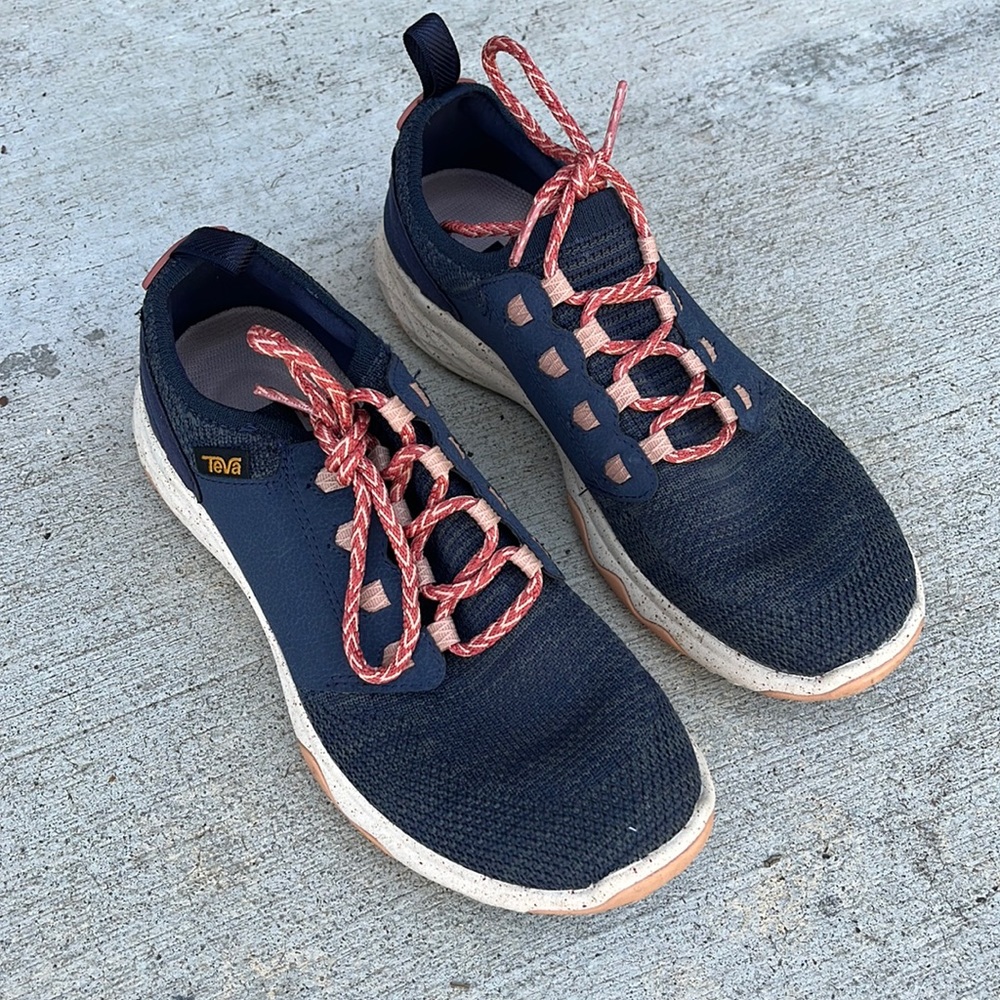 Teva sneakers - size 7, great condition, lightly used